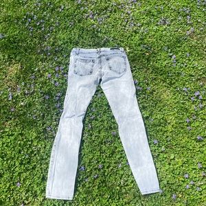 I’m selling light grey pants.